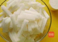 酸辣萝卜条的做法图解2