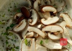 鸡汤蔬菜香菇面的做法图解4
