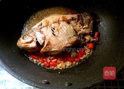 红烧鳊鱼的做法图解9