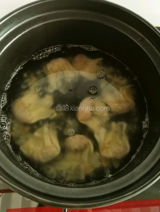 煮开后放入云吞