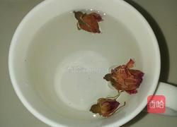蜂蜜玫瑰幸福茶的做法图解2
