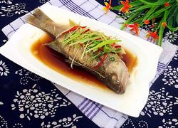 蒸鲈鱼