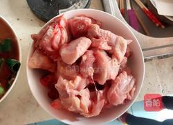 青椒鸡丁的做法图解1