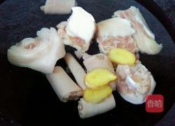 鹌鹑蛋猪尾煲的做法图解3