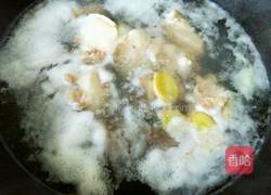 鹌鹑蛋猪尾煲的做法图解4