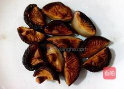 香菇鸡汤的做法图解2