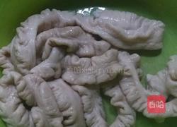 香辣猪肠的做法图解1