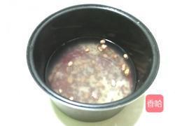 杂粮粥的做法图解3