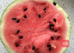 榨西瓜汁的做法图解1