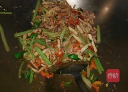 芹菜香干炒肉丝的做法图解4