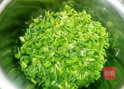 韭苔鸡蛋饼的做法图解3