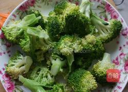 耗油西蓝花的做法图解1