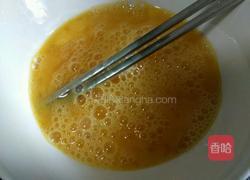 银鱼煎蛋的做法图解2