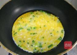 银鱼煎蛋的做法图解6