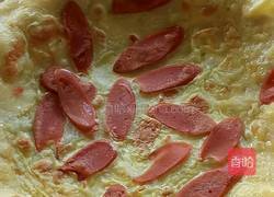 鸡蛋香肠饼的做法图解3