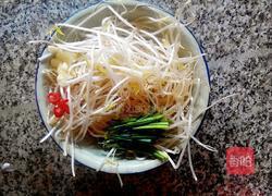 炒绿豆芽的做法图解1