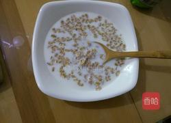 牛奶燕麦粥的做法图解2