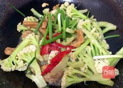 干煸花菜的做法图解7