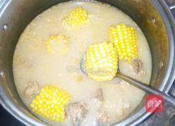 玉米排骨粥的做法图解3