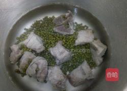 绿豆排骨汤的做法图解4