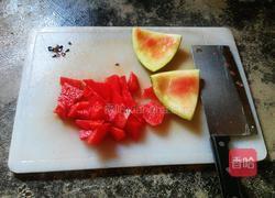 榨西瓜汁的做法图解4