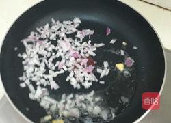 洋葱蛋炒饭的做法图解3