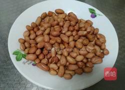 菠菜拌花生米的做法图解1