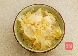 银耳红枣汤的做法图解2