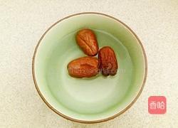 银耳红枣汤的做法图解3