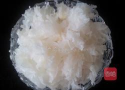 红枣银耳莲子汤的做法图解1