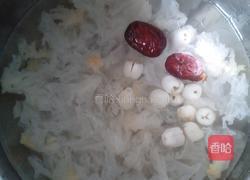 红枣银耳莲子汤的做法图解4