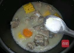 排骨玉米胡萝卜汤的做法图解6