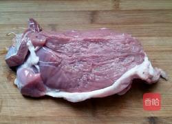 孜然羊肉片的做法图解1