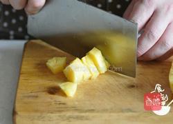 菠萝虾球的做法图解1