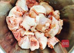 土豆烧鸡腿的做法图解1