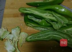 尖椒炒肉的做法图解2