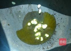 黄豆炒咸菜的做法图解4