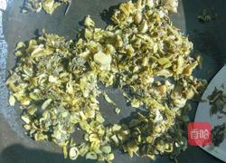 黄豆炒咸菜的做法图解5