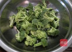 素炒西兰花的做法图解2