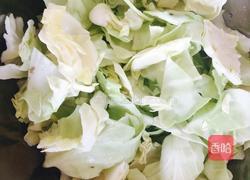 素炒圆白菜～的做法图解1