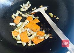 素炒圆白菜～的做法图解3