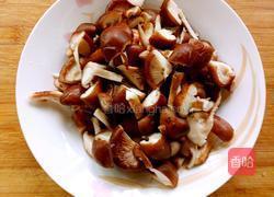 香菇炒虾的做法图解2