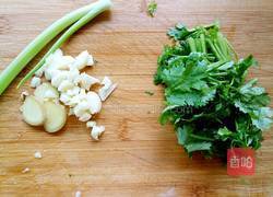 香菇炒虾的做法图解3