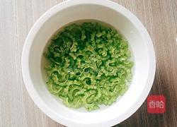苦瓜鸡蛋的做法图解2