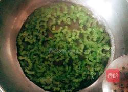 苦瓜鸡蛋的做法图解3