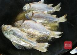 鲫鱼小火锅的做法图解3