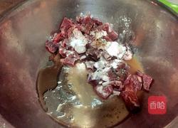 洋葱炒牛肉的做法图解2