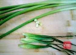 蒜苔炒腊肠的做法图解2