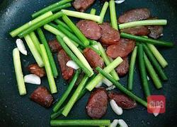 蒜苔炒腊肠的做法图解15