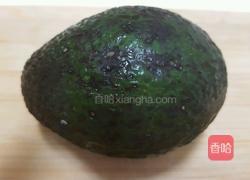 牛油果奶昔的做法图解1